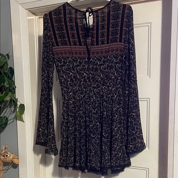 ecate Black and Brown Patterned Long Sleeve Dress - Picture 6 of 9
